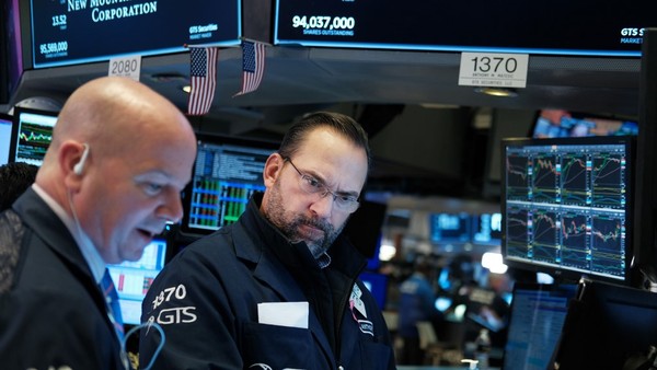 Fed tiếp thêm động lực cho giới đầu tư